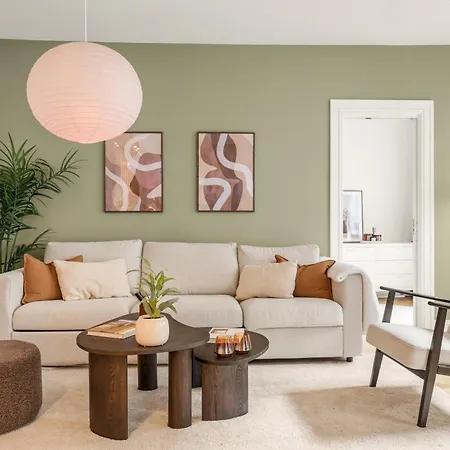 Perfect In The Middle Of Apartment *